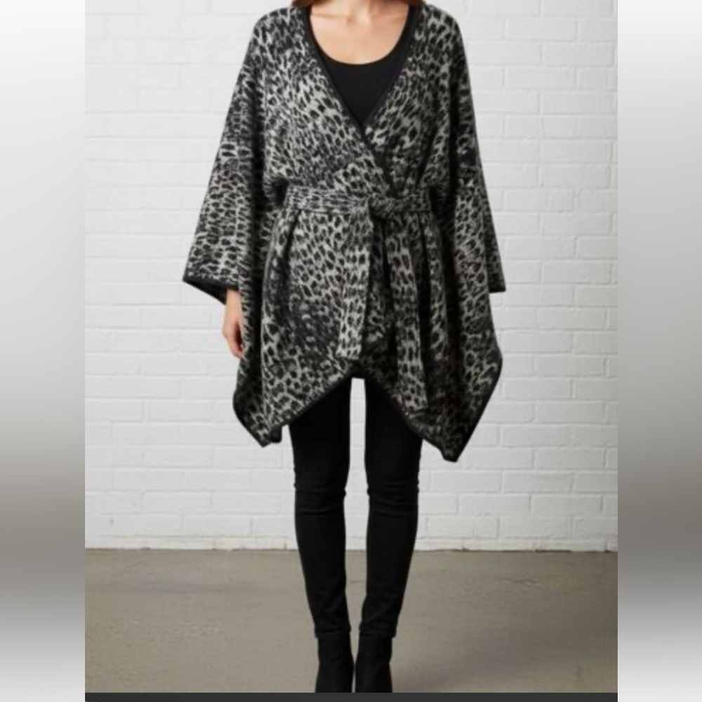 ANNE KLEIN OS Leopard Print Cozy Shawl Wrap Sweater Belted Gray Black EUC - Picture 6 of 14
